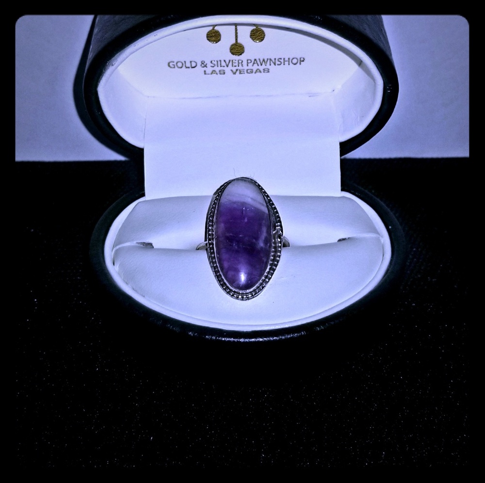 Vintage womens silver & purple turquoise ring